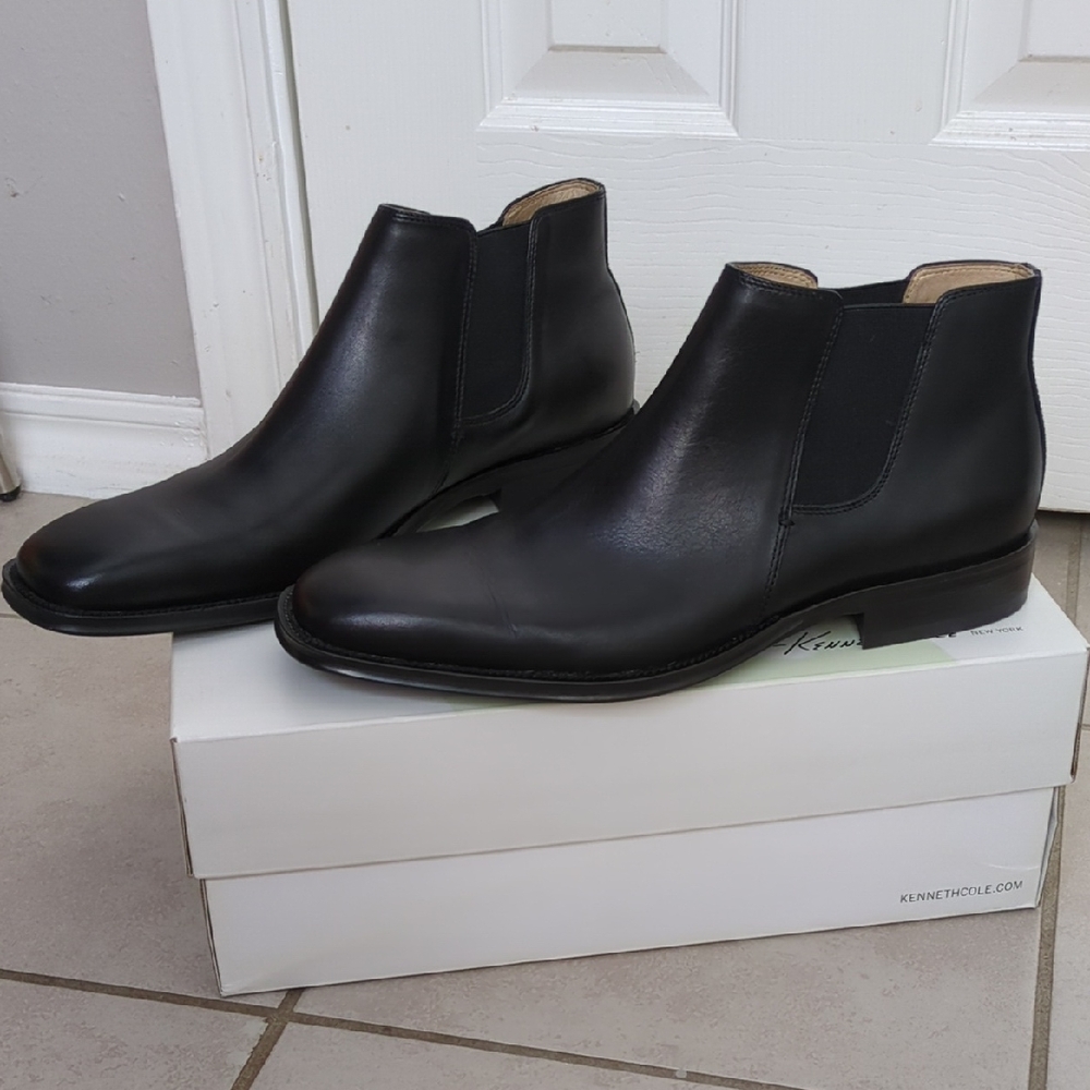 Kenneth Cole New York Black Leather Ankle Boots